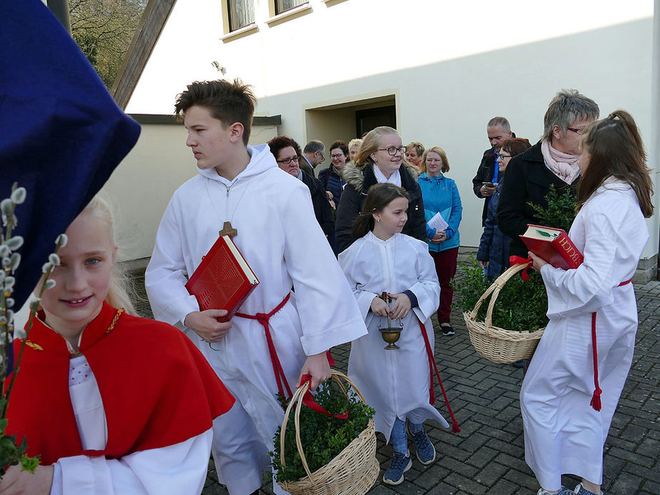 Palmsontag in Naumburg - Beginn der Heiligen Woche (Foto: Karl-Franz Thiede)